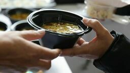 Lublin: W tej dzielnicy nie będą wydawane darmowe ciepłe posiłki? MOPR uspokaja