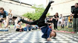 "Czekają na ten dzień cały rok". Bitwa o Stare Bronowice (Zdjęcia)