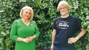 Podejmujemy wspólnie wyzwanie, jakim jest identyfikowanie firm, które już zainwestowały w zieleń i są świadome benefitów, które z tego płyną – mówią: Agnieszka Gąsior-Mazur, prezeska Lubelskiego Klubu Biznesu i Marcin Skrzypek z Ośrodka „Brama Grodzka - Teatr NN", odpowiedzialny za organizację Forum Kultury Przestrzeni i Skarbów Kultury Przestrzeni.