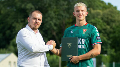 Fryderyk Janaszek sezon 2022/2023 spędził w Lubliniance i KSZO. Na Wieniawie w 15 meczach ligowych zdobył cztery bramki, a w ekipie z Ostrowca Świętokrzyskiego w kolejnych 15 zaliczył  już osiem goli