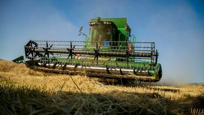 Oryginalne części rolnicze czy zamienniki – co się opłaca?