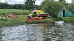 Kajakarze wpadli do wody w zalewie. Dostali mandaty, bo wcześniej pili alkohol