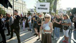 Dwa marsze przeszły ulicami Lublina. W rocznicę wołyńskiej rzezi [zdjęcia]