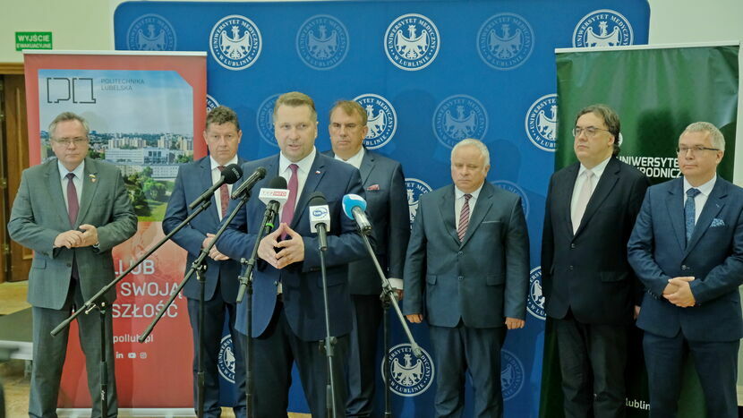 Minister Przemysław Czarnek zainaugurował Lubelską Unię Cyfrową wraz z przedstawicielami uczelni biorących udział w programie