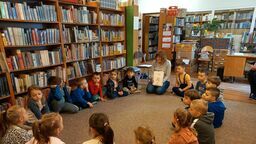 Biblioteka ma trzy filie i 15 pracowników. Radny: To za dużo, trzeba oszczędzać