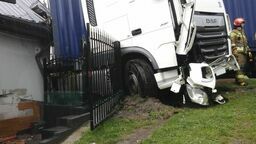 Pijesz herbatę, a w twój dom wjeżdża tir 