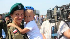 Szeregowa Angelika z synkiem Miłoszem