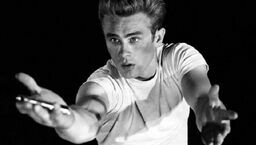 "Buntownik bez powodu" w Kinie Perła