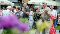 „Potańcówka pod gwiazdami” przyciągnęła wielu miłośników dobrej zabawy