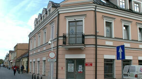 Oddział biblioteki mieścił się w kamienicy ZGL przy placu Wolności