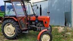 Ciągnik przygniótł starszego mężczyznę. Rolnik w szpitalu