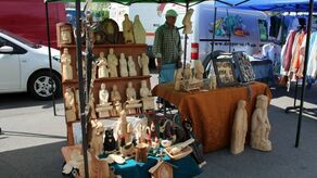 Podczas Jarmarku św. Kiliana całe centrum Skierbieszowa jest zastawione handlowymi namiotami. Można pod nimi kupić właściwie wszystko, czego dusza zapragnie, również rękodzieło.