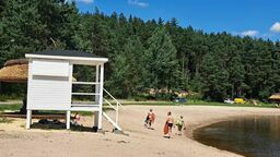 Wakacyjny przewodnik Dziennika. A gdyby tak poplażować w Jacni?