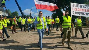 „Telus, nie sprawdziłeś się”. Protest Oszukanej Wsi na wystawie w Sitnie