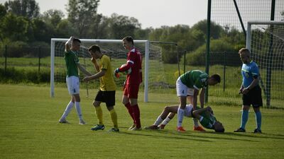 O awans do IV ligi w minionym sezonie rywalizowały Ogniwo Wierzbica i Kłos Gmina Chełm