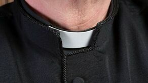 Ksiądz podglądał innych w toalecie. Jest akt oskarżenia 