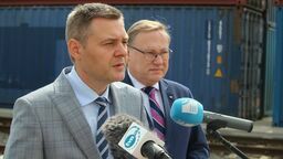 Krzysztof Golubiewski, członek zarządu PKP S.A. i senator Grzegorz Bierecki