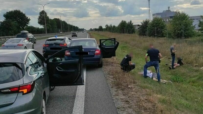 Kryminalni z bialskiej komendy zatrzymali dwóch oszustów na terenie powiatu wołomińskiego