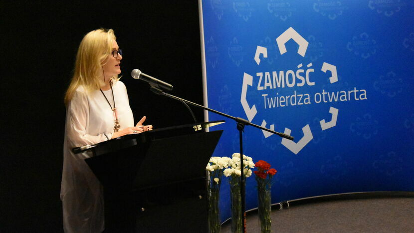 Agnieszka Kowal podczas obchodów Dnia Edukacji Narodowej w Zamościu