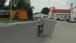 Mieszkaniec narzeka, że nowa ulica przy CH Sas jest zastawiana samochodami 