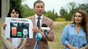 2,3 miliona Polaków za rządów PO było bez pracy. To tak, jak by całe województwo lubelskie było bez pracy - podczas piątkowej akcji we Włodawie mówił Ryszard Madziar