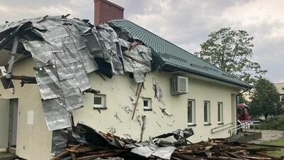 Potężna nawałnica w gminie Siemień. Wojewoda wypłaca pieniądze poszkodowanym 