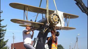 Replika samolotu już stoi