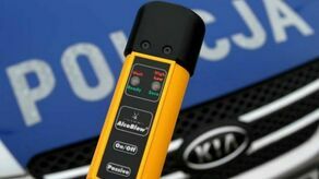 Siedzący za kierownicą 16-latek "wydmuchał" ponad promil