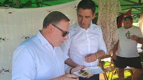 Senator Grzegorz Bierecki od kilku tygodni zaczyna się pojawiać m.in. na dożynkach na południowym Podlasiu. Towarzyszy mu z reguły poseł Dariusz Stefaniuk