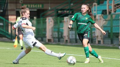 Górnik Łęczna (zielone stroje) liczy, że dzisiaj zdobędzie pierwszą bramkę w obecnym sezonie Orlen Ekstraligi