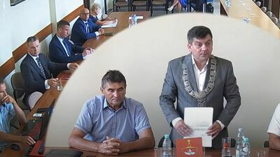 Takiej sesji w Firleju jeszcze nie było, nawet podczas pandemii. Na wtorkową sesję wybrało się zaledwie trzech radnych. Pozostali z zaproszenia nie skorzystali