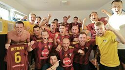 Wtorkowe zwycięstwo wprawiło piłkarzy Hetmana Gołąb w szampański nastrój