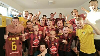 Wtorkowe zwycięstwo wprawiło piłkarzy Hetmana Gołąb w szampański nastrój