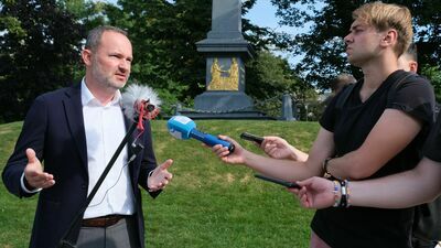 Europoseł Krzysztof Hetman oficjalnie potwierdził start w wyborach do Sejmu RP podczas piątkowej konferencji prasowej, która odbyła się na pl. Litewskim w Lublinie