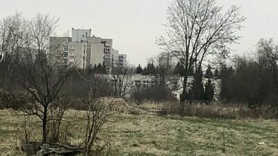 Teren, na którym swoje bloki chciał budować i prywatny inwestor, i miejska spółka. Radni na żadną z tych inwestycji w trybie lex deweloper zgody nie wyrazili