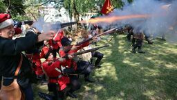 Grupy rekonstruktorów historycznych w strojach z epoki pojawią się na baranowskim rynku