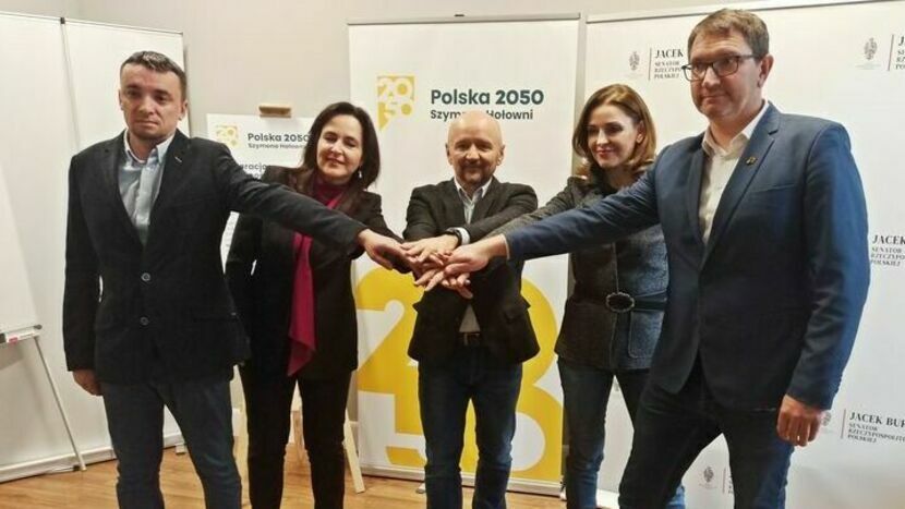 Ewa Jaszczuk (na zdjęciu druga z lewej) nie wystartuje w wyborach z listy Trzeciej Drogi. O mandat senatora nie będzie ubiegał się także Jacek Bury (w środku), a "1" w okręgu nr 6 do Sejmu będzie posłanka Joanna Mucha (druga od prawej).
