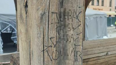 Na wyremontowanej zabytkowej studni na przebudowywanym pl. Łuczkowskiego pojawiły się niecenzuralne bazgroły