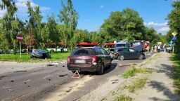 Kierowca toyoty najechał autem na tył opla