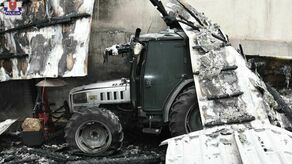 Piorun uderzył w halę. Ogromne straty rolnika