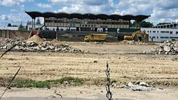 W tym momencie stadion wygląda jak wielkie pobojowisko, ale za trochę ponad rok powinien być gotowy