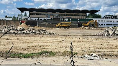 W tym momencie stadion wygląda jak wielkie pobojowisko, ale za trochę ponad rok powinien być gotowy