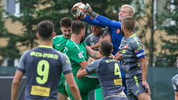 W dziesiątej kolejce piłkarze Orląt Spomlek Radzyń Podlaski wreszcie wygrali pierwszy mecz w tym sezonie