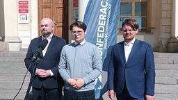 Konfederacja chce rozdać pieniądze rodzicom, którzy mają przekazać je szkole spełniającej ich wymagania