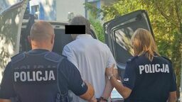 Napastnik przyznał się do zuchwałej kradzieży słodyczy ze sklepu  