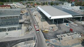 Rewolucyjne zmiany w kursowaniu komunikacji miejskiej są związane ze zbliżającym się oddaniem do użytku dworca autobusowego, który powstaje przy ul. Krochmalnej