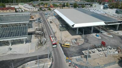 Rewolucyjne zmiany w kursowaniu komunikacji miejskiej są związane ze zbliżającym się oddaniem do użytku dworca autobusowego, który powstaje przy ul. Krochmalnej