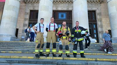 Wyścigi po schodach... Pałacu Kultury i Nauki. Lubelscy strażacy w czołówce