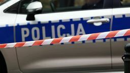 Martwy mężczyzna na parkingu. Lekarz nie wie, jak zmarł 