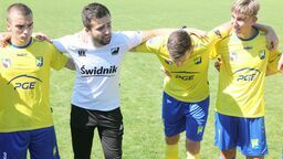 Młodzi piłkarze Avii Świdnik w tym sezonie zachwycają swoją postawą
